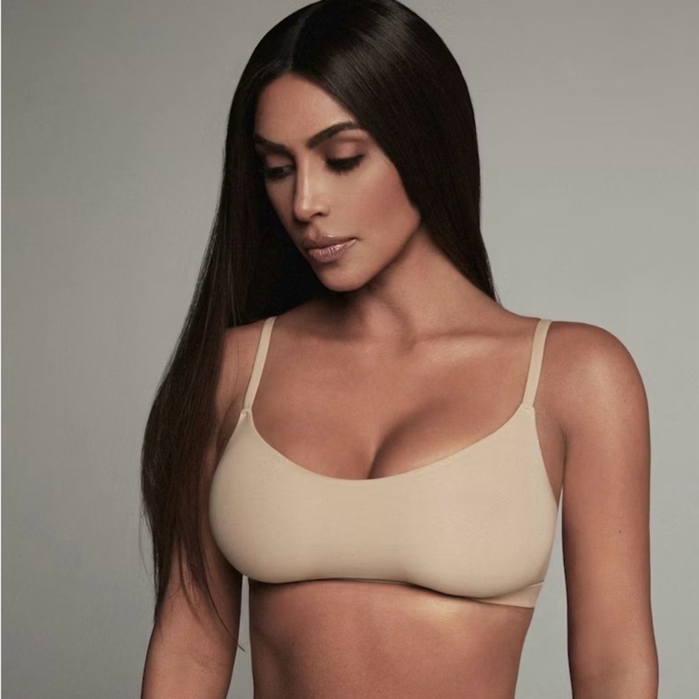 SKIMS Fits everybody scoop bralette in clay. Small - Picture 4 of 5